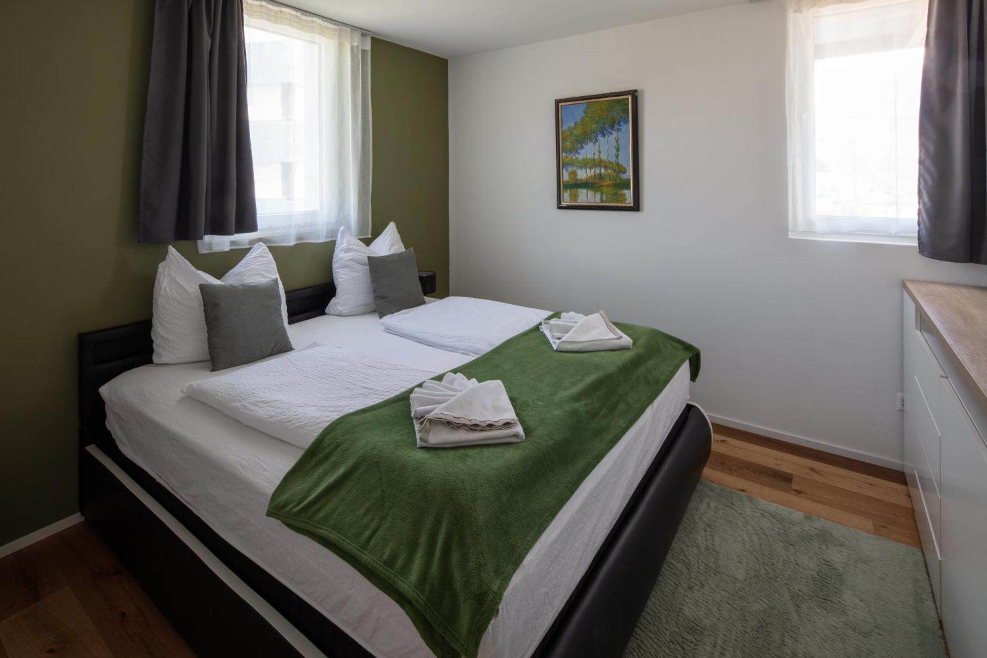 Berg & Berg Apartments - Spiez Self-Check-In エクステリア 写真