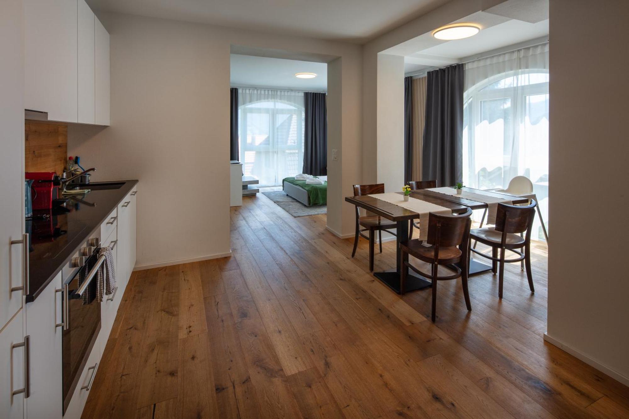 Berg & Berg Apartments - Spiez Self-Check-In エクステリア 写真